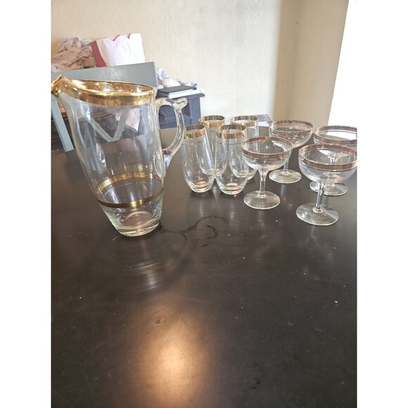 VINTAGE MCM COCKTAIL PITCHER With 4 Glasses 4 Martini GREAT HEAVY GOLD TRIM - Picture 1 of 7